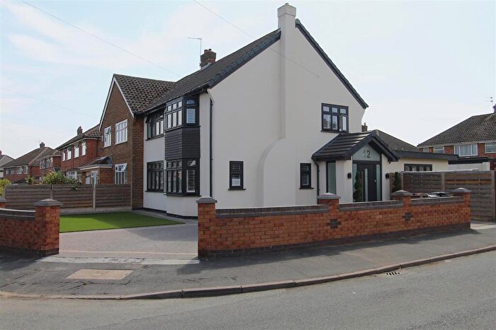 3 Bedroom Semi-Detached House For Sale In Felsted Drive, Aintree Village, Liverpool, L10