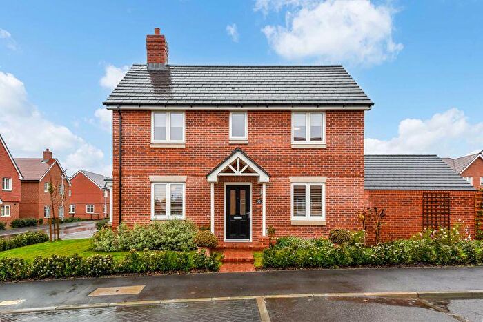 3 Bedroom Detached House For Sale In Gobey Drive, Chichester, PO19