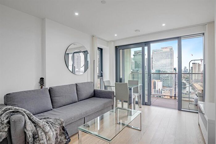 1 Bedroom Apartment To Rent In Horizon Tower, Canary Wharf, E14