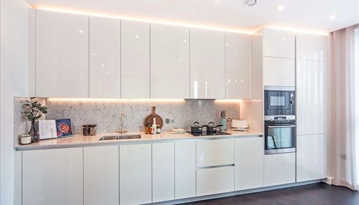 2 Bedroom Flat To Rent In Charles Clowes Walk, London, SW11