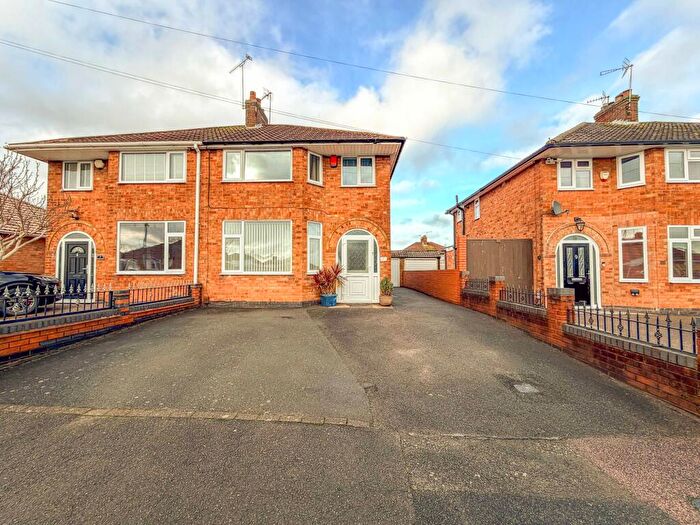 3 Bedroom Semi Detached House For Sale In Glebe Avenue, Bedworth, CV12