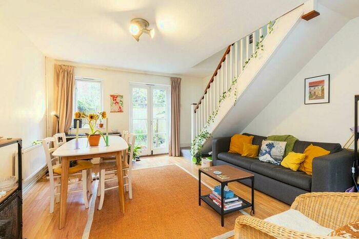 2 Bedroom Flat To Rent In Bergholt Mews, Camden, NW1