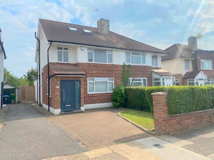 5 Bedroom Semi-Detached House To Rent In Branksome Way, Kenton, Middlesex, HA3