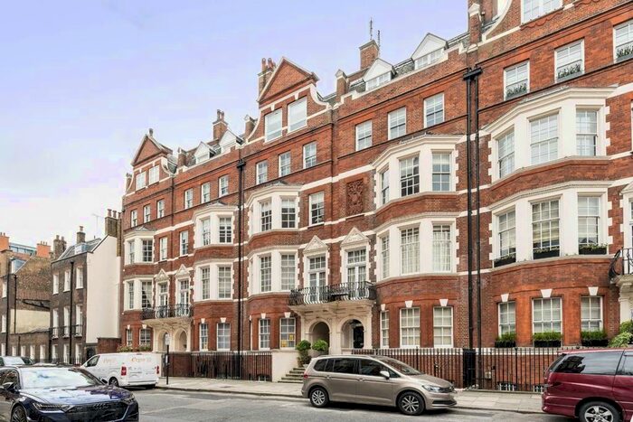 3 Bedroom Flat To Rent In Green Street, London, W1K