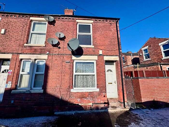 3 Bedroom Flat To Rent In Tissington Road, Nottingham, NG7