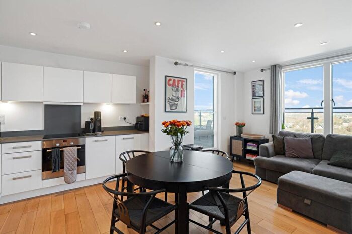 2 Bedroom Apartment For Sale In Perry Vale, Forest Hill, London, SE23