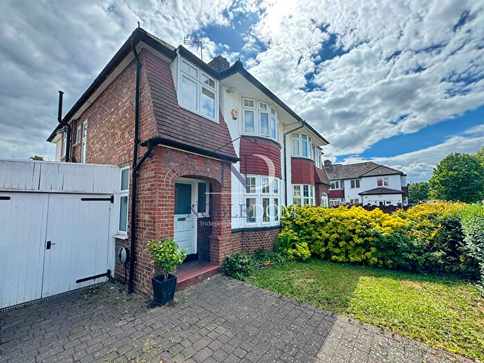 4 Bedroom Semi-Detached House To Rent In London, W13