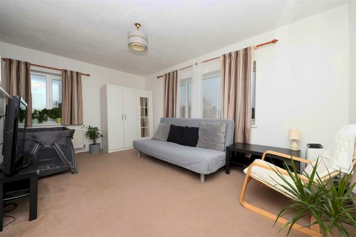 1 Bedroom Apartment To Rent In Jubilee Drive, Ruislip, HA4