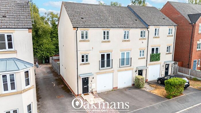 3 Bedroom End Terrace House For Sale In Dixon Close, Redditch, B97