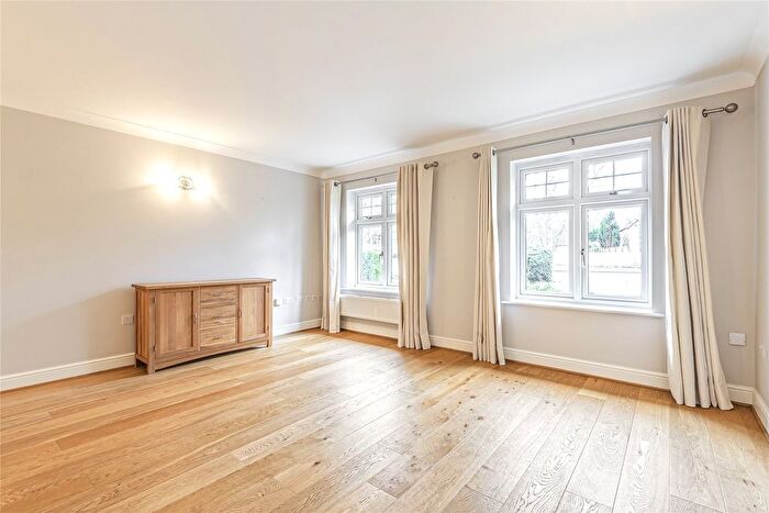 2 Bedroom Flat To Rent In Banbury Road, Oxford, OX2