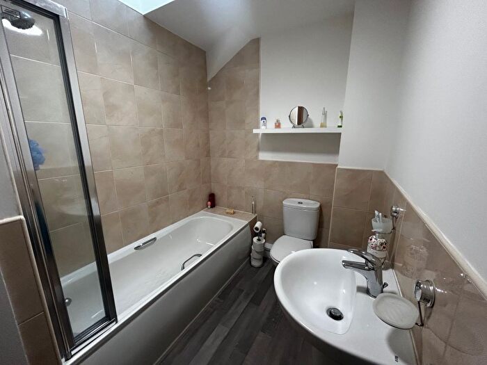 1 Bedroom Flat To Rent In Stepney Road, Burry Port, SA16