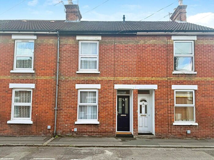 2 Bedroom Terraced House To Rent In George Street, Salisbury, SP2