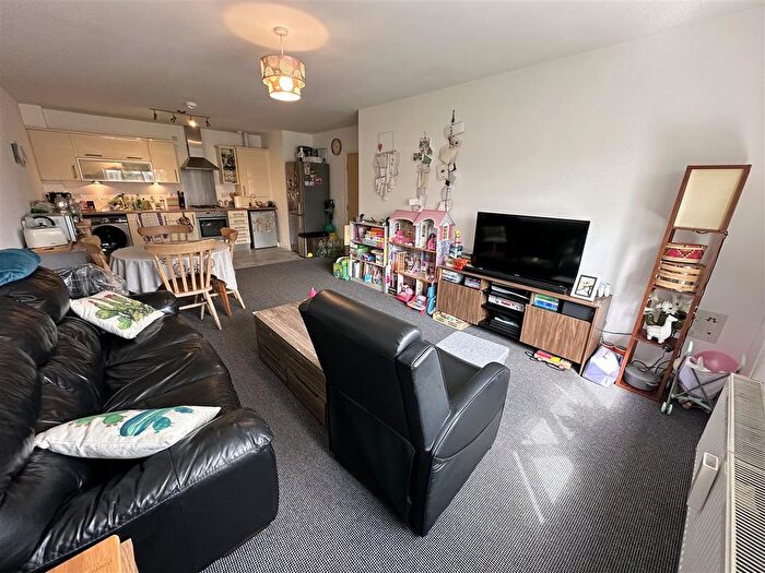 2 Bedroom Flat For Sale In Lawnhurst Avenue, Wythenshawe, Manchester, M23