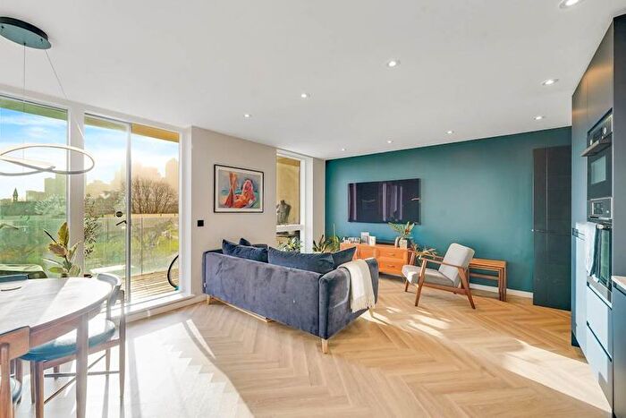 2 Bedroom Flat For Sale In Ursula Gould Way, Limehouse Cut, E14