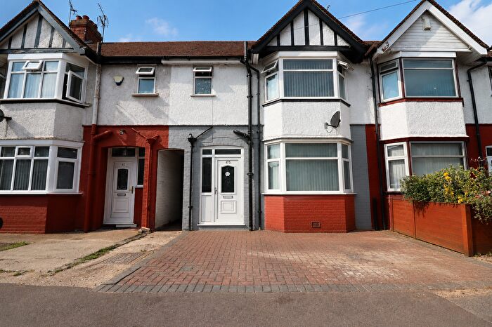 3 Bedroom Property To Rent In Chester Avenue, Luton, LU4