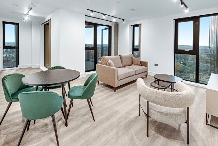 2 Bedroom Flat To Rent In Scrubs Lane, London, NW10