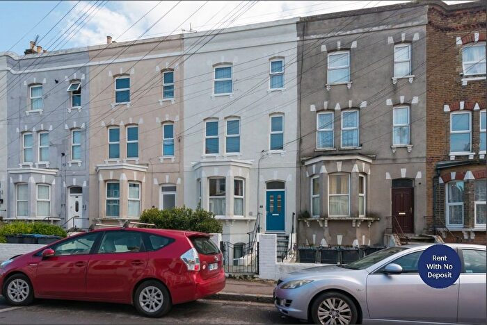 1 Bedroom Flat To Rent In Crescent Road, Ramsgate, CT11