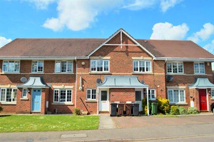 2 Bedroom House To Rent In Puddingstone Drive, St Albans, AL4
