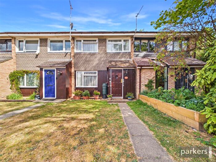 3 Bedroom Terraced House For Sale In Blagrove Drive, Wokingham, Berkshire, RG41