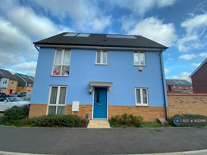 4 Bedroom Detached House To Rent In Heathland Way, Grays, RM16