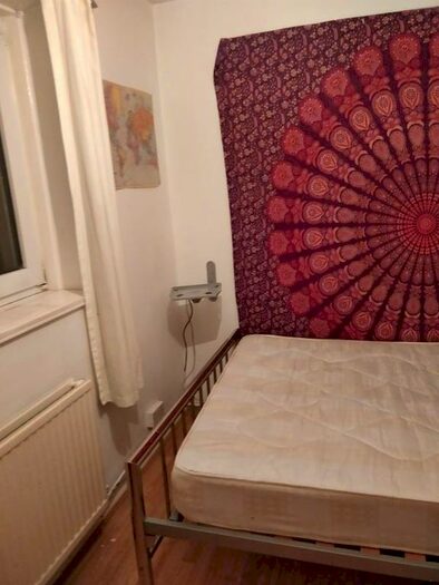 10 Bedroom End Of Terrace House To Rent In Albert Road, Ilford, IG1