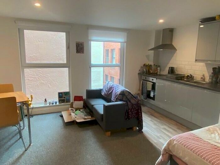 Apartment To Rent In Wolstenholme Square, Liverpool, Merseyside, L1