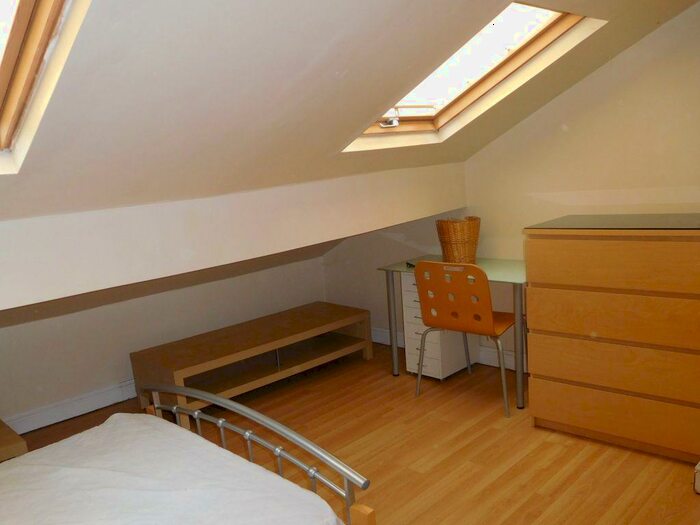 5 Bedroom House To Rent In Whitby Road, M14