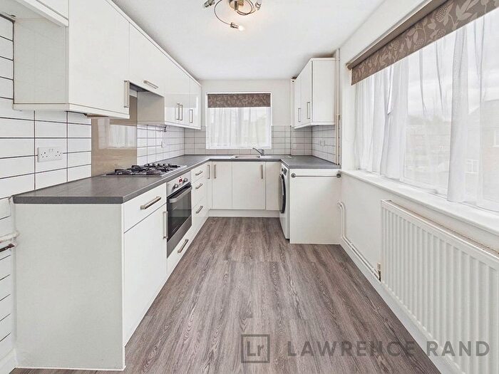 2 Bedroom Flat To Rent In Bower Close, Northolt, UB5