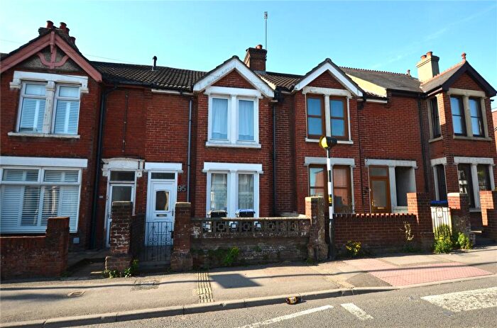 3 Bedroom Terraced House For Sale In Devizes Road, Salisbury, Wiltshire, SP2