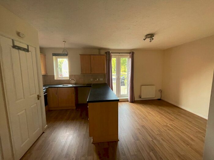 2 Bedroom Flat To Rent In Riverside Close, Conisbrough, Doncaster, DN12