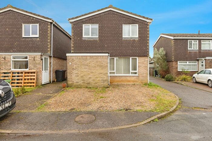 3 Bedroom Detached House For Sale In Ashleigh Gardens, Wymondham, NR18