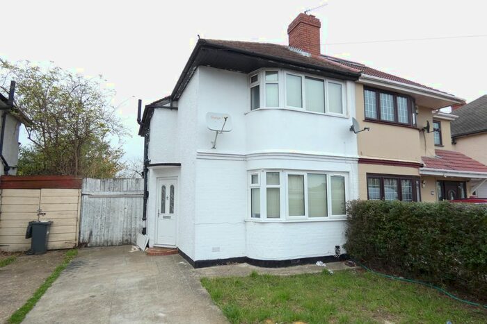 3 Bedroom Semi-Detached House To Rent In Kingston Avenue, Feltham TW14