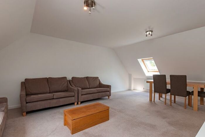 2 Bedroom Flat To Rent In Linacre Court, Headington, OX3
