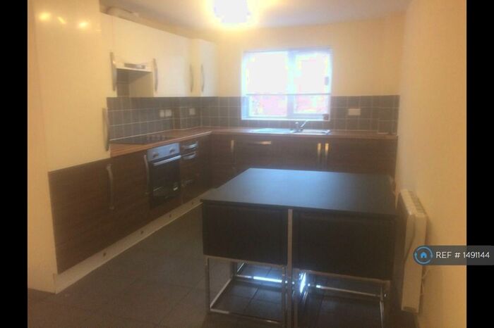 2 Bedroom Flat To Rent In Goosegate, Nottingham, NG1