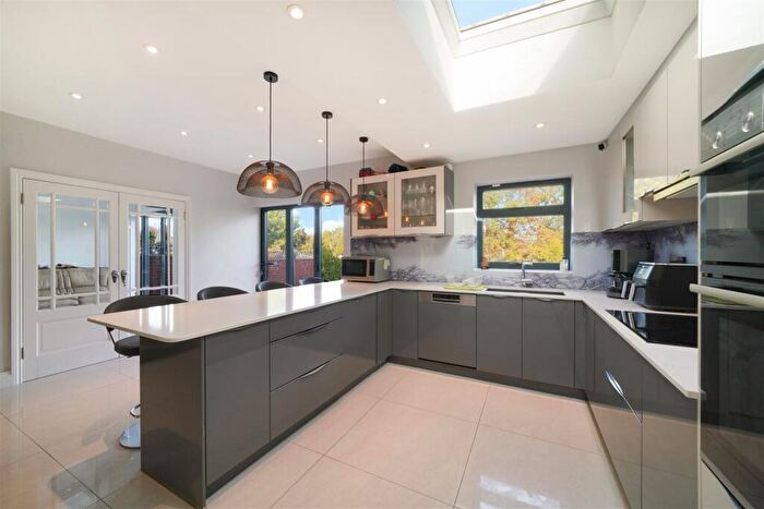 5 Bedroom Semi Detached House To Rent In Campden Crescent, Wembley, HA0