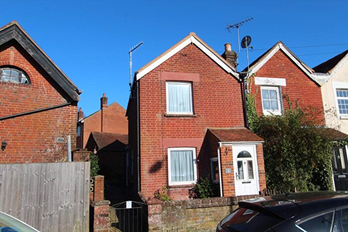 2 Bedroom End Of Terrace House To Rent In Star Cottage, PO17