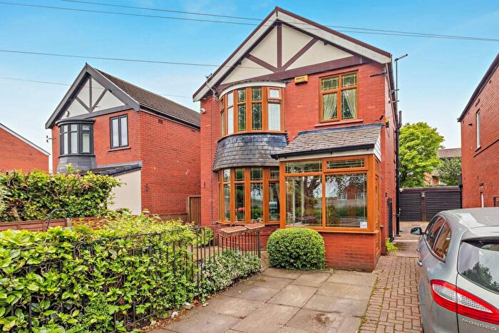 4 Bedroom Detached House For Sale In Haigh Lane, Chadderton, Oldham, OL1