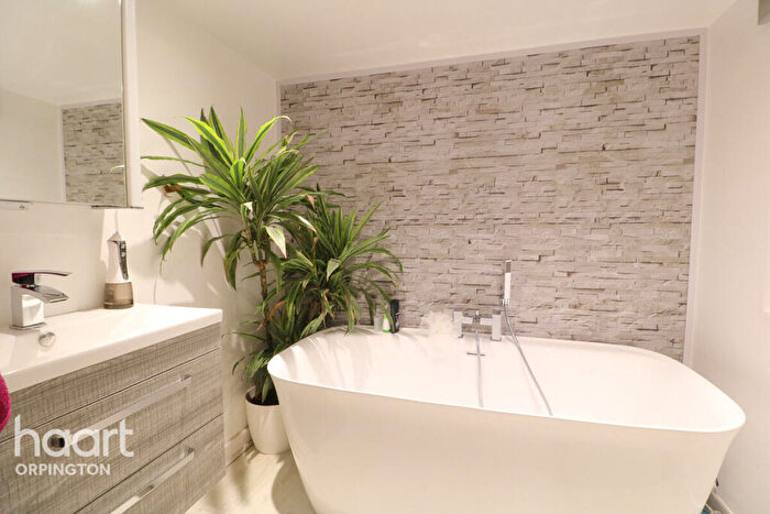 4 Bedroom Terraced House For Sale In Clareville Road, Orpington, BR5