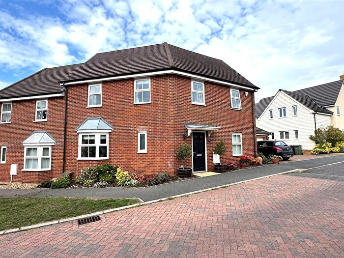 3 Bedroom Property For Sale In Allan Bedford Crescent, Costessey, Norwich, NR8
