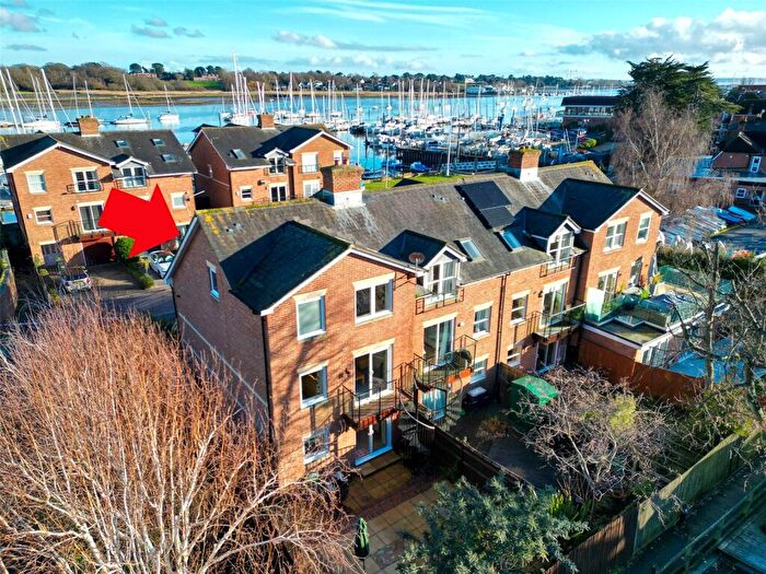 3 Bedroom End Of Terrace House For Sale In Marina Drive, Hamble, Southampton, Hampshire, SO31