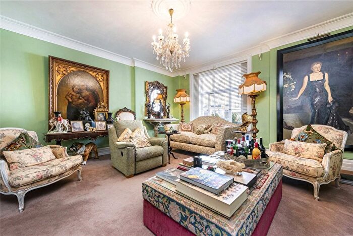 2 Bedroom Flat To Rent In Portland Place, Marylebone, W1B