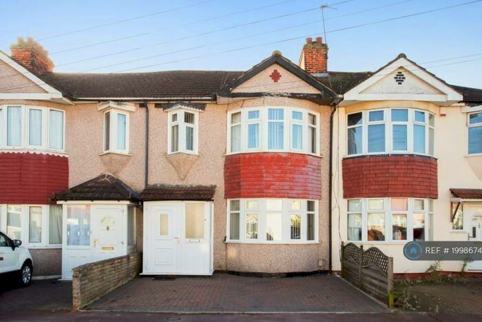4 Bedroom Terraced House To Rent In Beamway, Dagenham, RM10