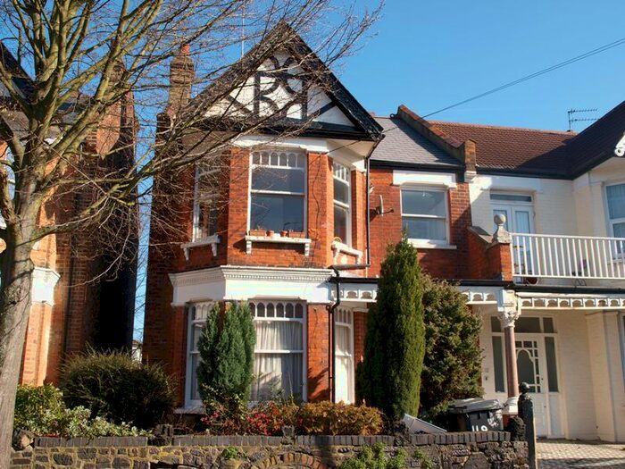 2 Bedroom Flat To Rent In Lichfield Grove, Finchley N3