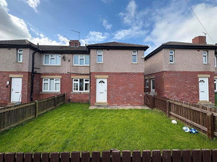 2 Bedroom Semi-Detached House To Rent In Shirley Mount, Gomersal, Cleckheaton, BD19