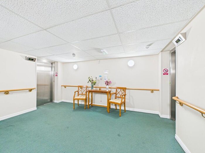 1 Bedroom Flat For Sale In Harold Road, Margate, CT9