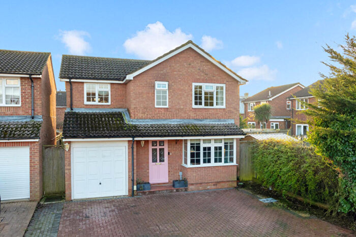 4 Bedroom Detached House For Sale In Quinnell Drive, Hailsham, BN27