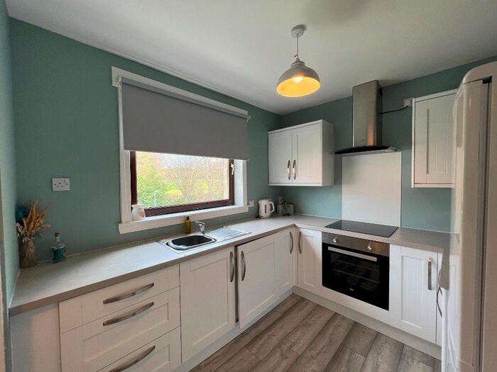 2 Bedroom Flat To Rent In Yarrow Terrace, Dundee, DD2