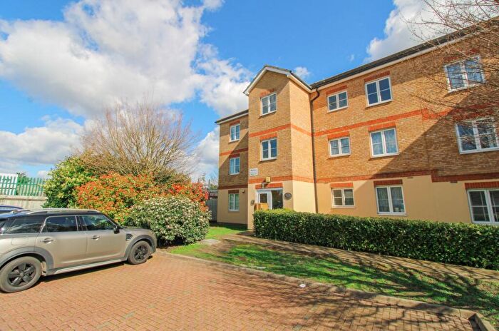 2 Bedroom Apartment For Sale In East India Way, Addiscombe, Croydon, CR0