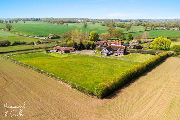 4 Bedroom Detached House For Sale In Epping Lane, Stapleford Tawney, RM4