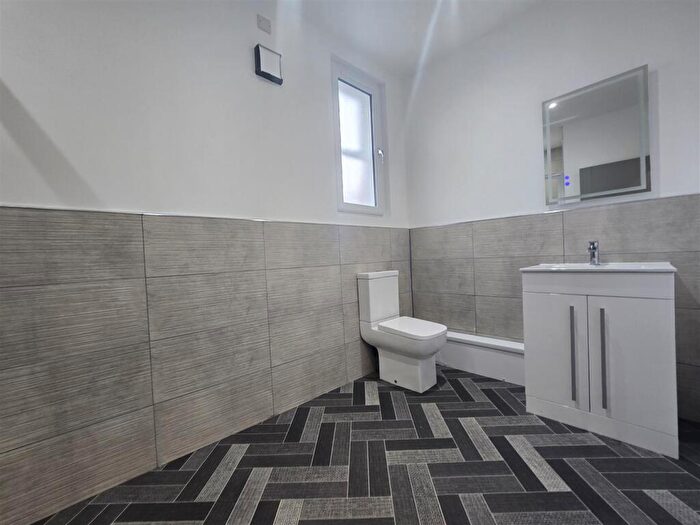 1 Bedroom Apartment To Rent In Wood Street, Ashton-under-Lyne, OL6